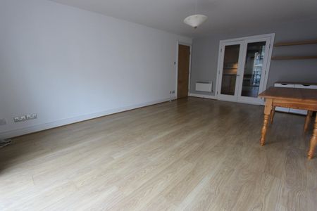 2 Bed Flat, Compass House, SW18 - Photo 4
