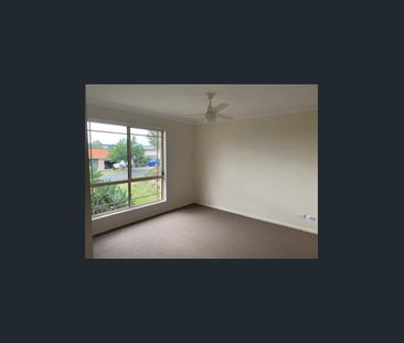 Well-Presented Home in Convenient Waterford Location - Photo 4