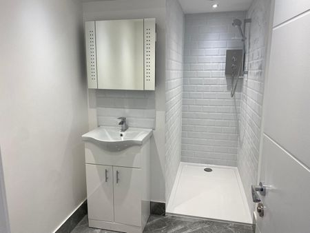 1 Bed Flat, South View Avenue, RG4 - Photo 4