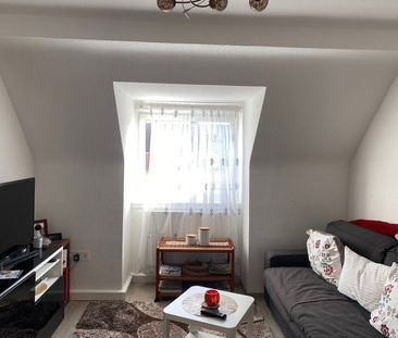 Gemütliche Dachgeschosswohnung mit Schrägen - Photo 1