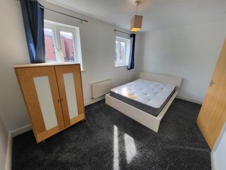 3 bedroom townhouse to rent - Photo 4