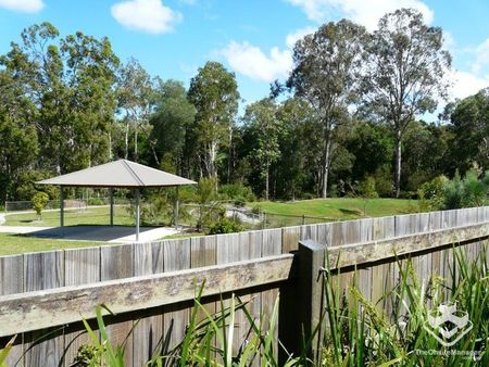 Townhouse break lease 530pw now and 580pw in February - Photo 5