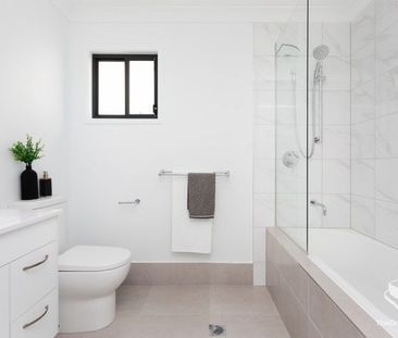 Beautiful 4 Bedroom Townhouse - Photo 6