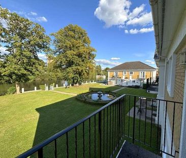 Simmons Place, Staines-upon-thames, Surrey, TW18 - Photo 2