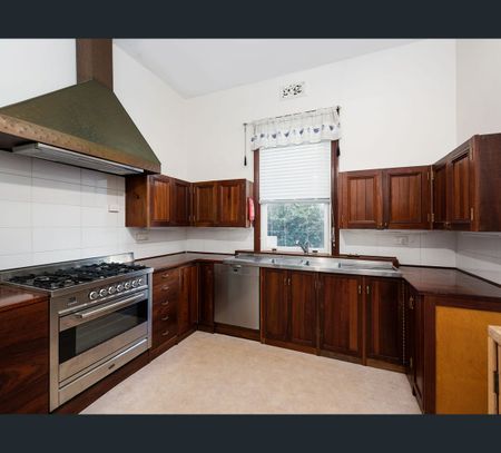 34 Hillway, Nedlands, WA 6009 - Photo 2