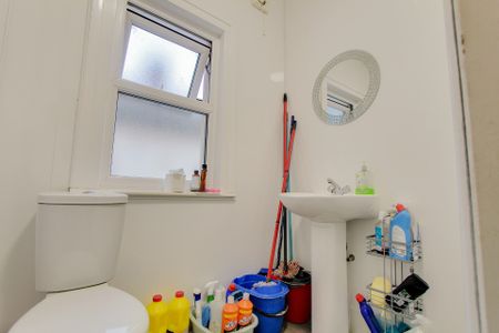 Selsdon Road, South Croydon, CR2 - Photo 5