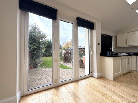 3 bedroom property to rent - Photo 2