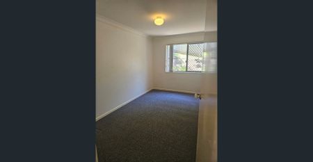 DUAL-LIVING HOME - Photo 4