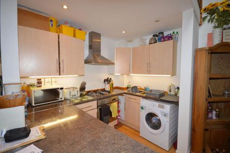 1 bedroom flat to rent - Photo 3