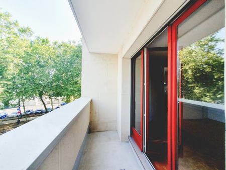 T1 de 33 m² – cuisine aménagée et balcon - Photo 5