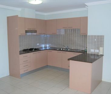 YOUNG 1 BEDROOM UNIT - GREAT LOCATION - Photo 2