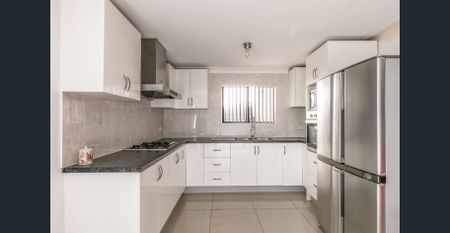 A Spacious & Private Granny Flat ( Price includes water & electricity) - Photo 5