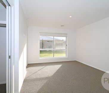 12 Yenda Avenue, Gobbagombalin NSW 2650 - Photo 3