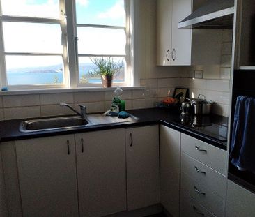 One bedroom furnished flat with great harbour view - Photo 5