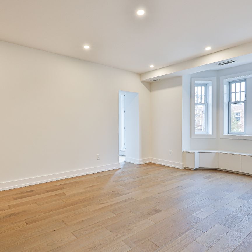 3 Bedrooms - Photo 1