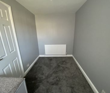 The Oval, Doncaster, Dunscroft - Photo 3