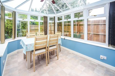 2 bedroom house to rent Brakesmead, Leamington Spa, CV31 - Photo 2