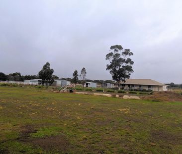 Beautiful Country Home - Photo 4