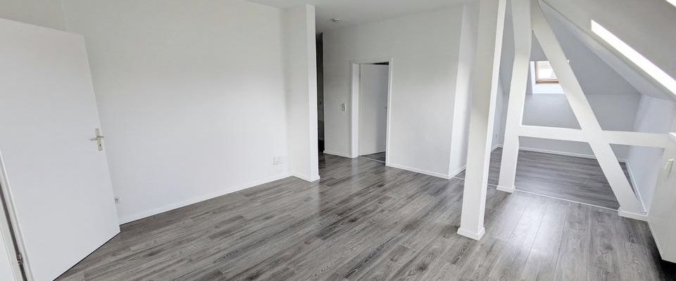 ++ charmante 2-Raum Wohnung mit Einbauküche & Stellplatz - gute Anbindung in die Innenstadt ++ - Photo 1