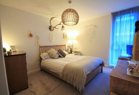 Nethercott Bank, Geoffrey Watling Way, Norwich - Photo 3