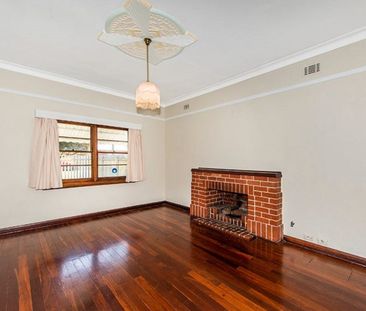 HOUSE IN FABULOUS JOONDANNA LOCATION - Photo 6