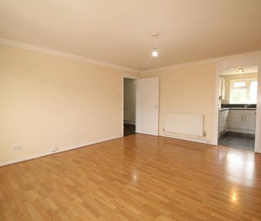 2 Bedroom Flat - Purpose Built To Let - Photo 2