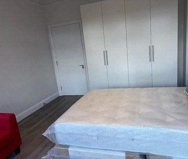 3 bedroom flat to rent - Photo 3