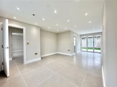 5 bedroom semi-detached house to rent - Photo 3