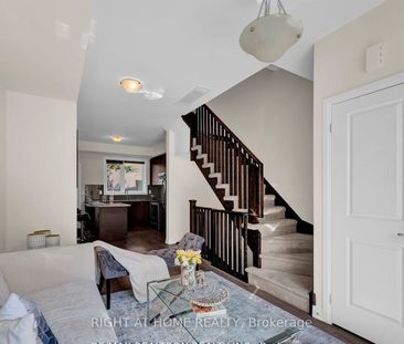 Townhouse For Lease | W8121962 - Photo 2