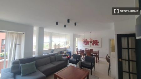 Piso de alquiler en Barri de les Corts - Photo 3