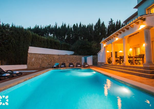 Rent villa NASAU