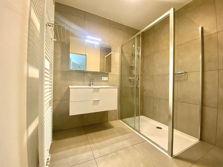 Eén-slaapkamerappartement met autostaanplaats en berging - Foto 2