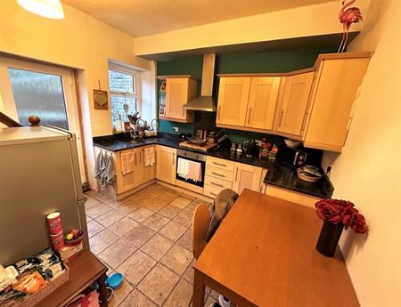 2 Bedroom Terraced To Let - Photo 2