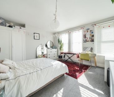 4 bedroom terraced house to rent - Photo 5