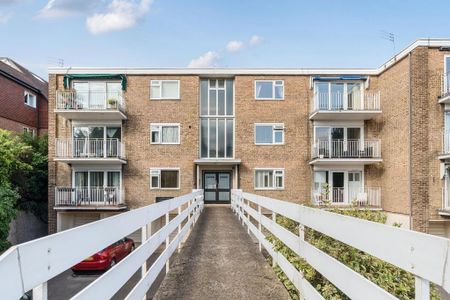 2 bedroom flat to rent - Photo 2