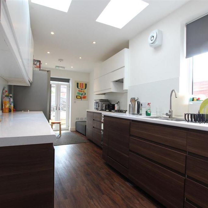 1 bedroom in a house share to rent - Photo 1