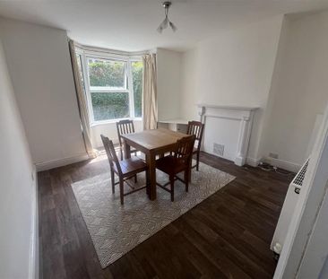 2 bedroom end of terrace house to rent - Photo 2