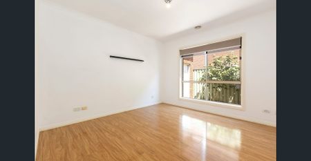 Freshly Painted 3 Bedroom Home! - Photo 2