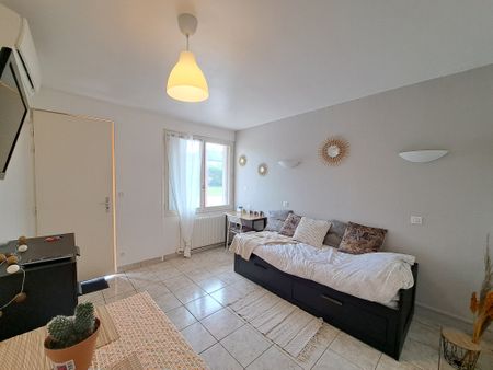 Location Appartement 1 pièce 17m² TROYES 10000 - Photo 2