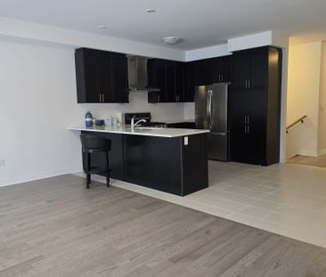 For Lease - 881 Douro Street, Stratford, Ontario - Photo 5