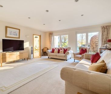 4 bedroom detached house to rent - Photo 3