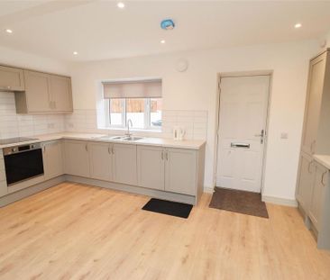 3 bedroom terraced house to rent - Photo 6