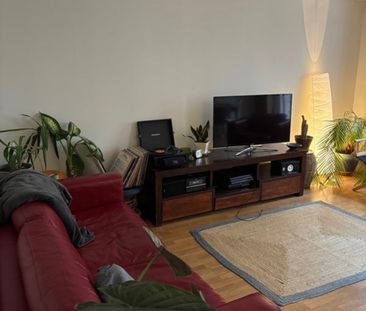 Room in a Shared House, Usborne Mews, SW8 - Photo 1