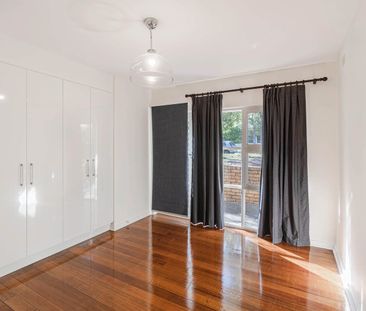 Renovated home with great location! - Photo 2