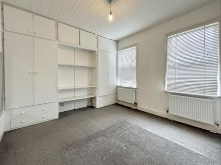 2 bedroom terraced house to rent - Photo 2