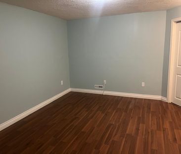 4 Bedroom Duplex with Single Attached Garage - Photo 1