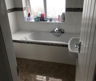 6 bedroom private hall to rent - Photo 4