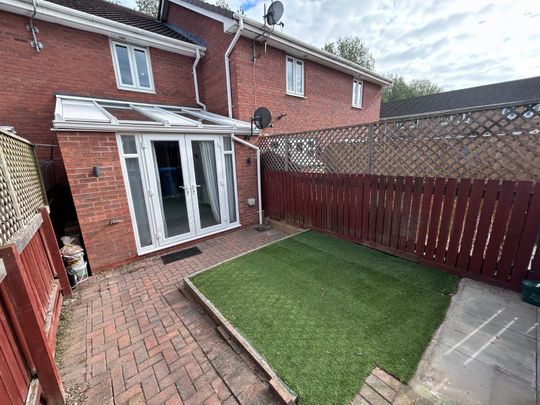 2 bedroom terraced house to rent - Photo 1