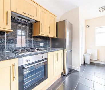 4 bedroom maisonette to rent - Photo 2