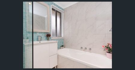 LOW MAINTENANCE 3 BEDROOM HOME - Photo 4